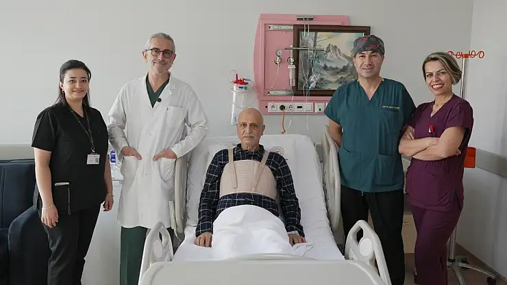 Malatya'da Kalp Cerrahisinde Büyük Başarı: İki Farklı Ameliyat Tek Seansta Yapıldı