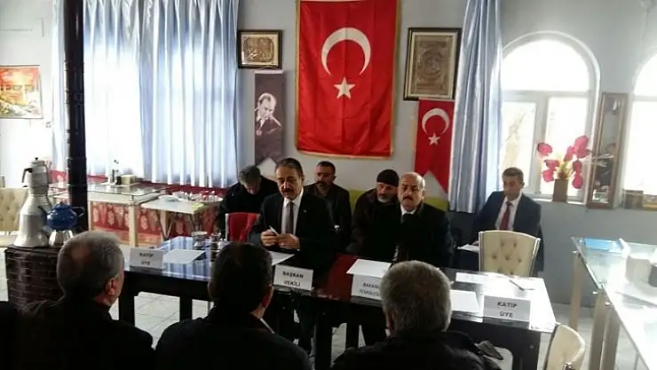 Sürgü Esnaf Odası'nda Özdemir güven tazeledi