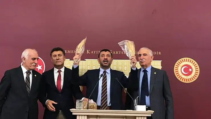 Ağbaba' Tütün Yasasını Anayasa Mahkemesine Götüreceğiz'