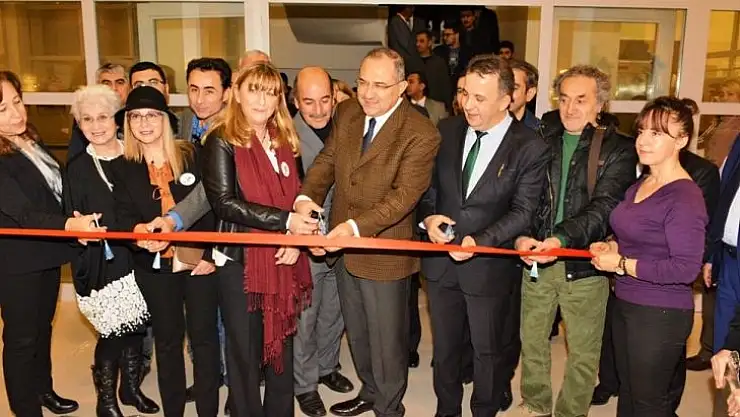 Vali Kaban, 'Suyun Büyüsü' Sergisinin Açılışına Katıldı
