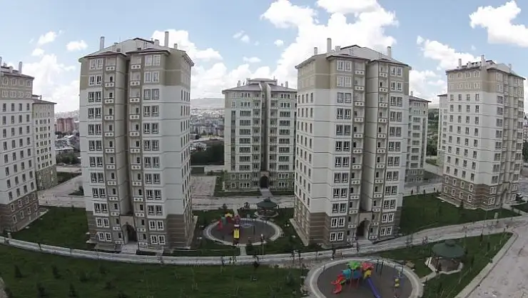 Sivas Belediyesi Ev Sahibi Yapmaya Devam Ediyor...