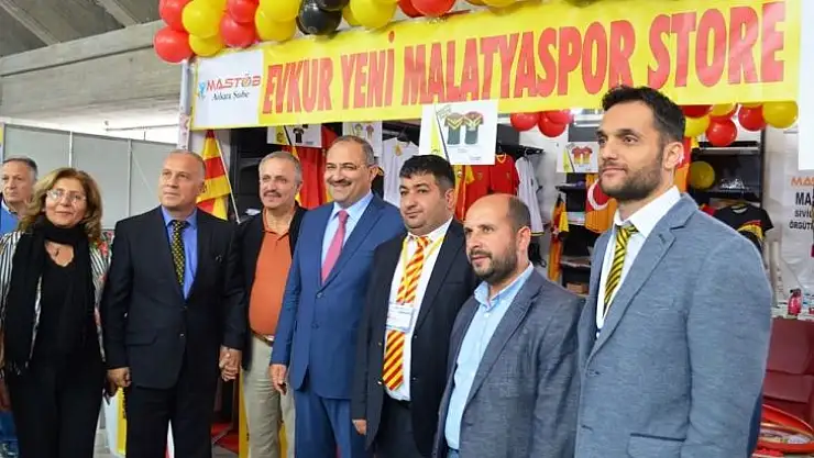 Vali Kaban, Evkur Yeni Malatyaspor Standını Ziyaret Etti