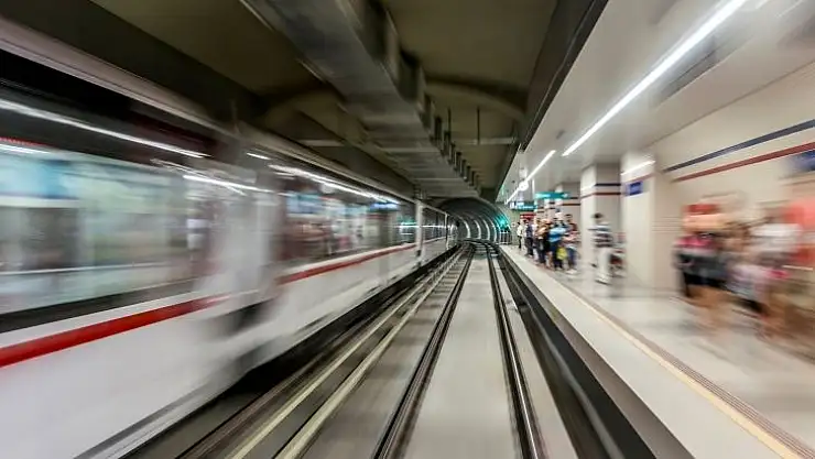 Metro seferlerine test molası