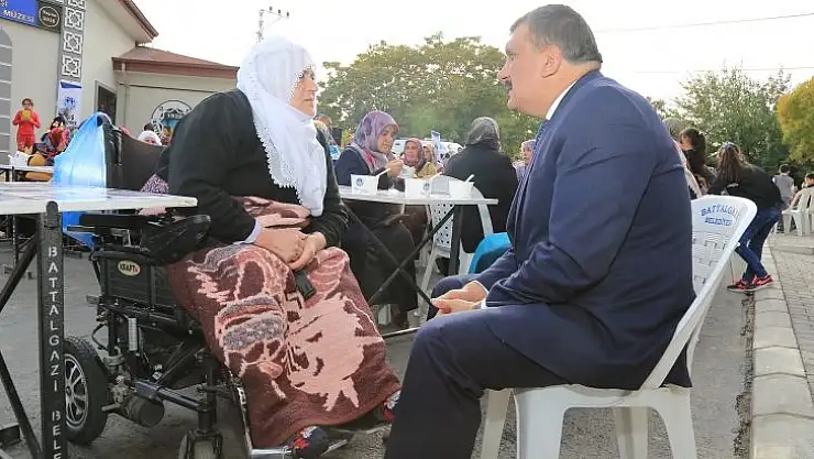 Aşure Etkinliği İle Mahallelik Projesine Katkı Verdiler