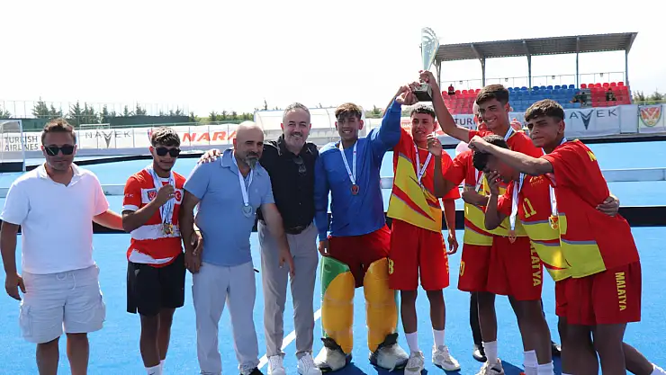 Malatya Hokey U16 Türkiye şampiyonu oldu