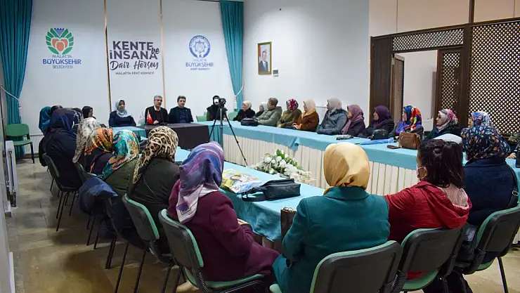 Malatya Kent Konseyi Kadın Meclisi 'Yardımlaşma Ve Gönüllülük' Konulu Program Düzenlendi