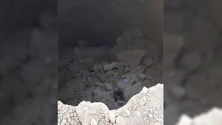 Malatya Yeşilyurt'ta yol yapımında çökme: İş makinası obruğa düştü, operatör sağ kurtarıldı