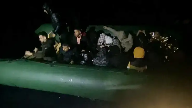 Muğla açıklarında 22 düzensiz göçmen kurtarıldı