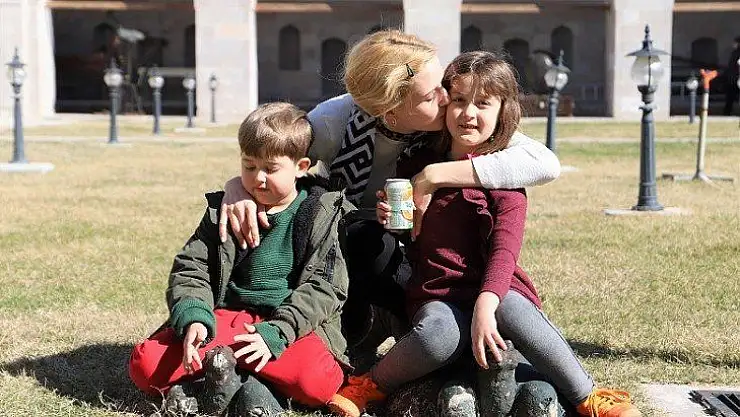 Oyuncu ve Moda Tasarımcısı Wilma Elles Battalgazi'ye hayran kaldı