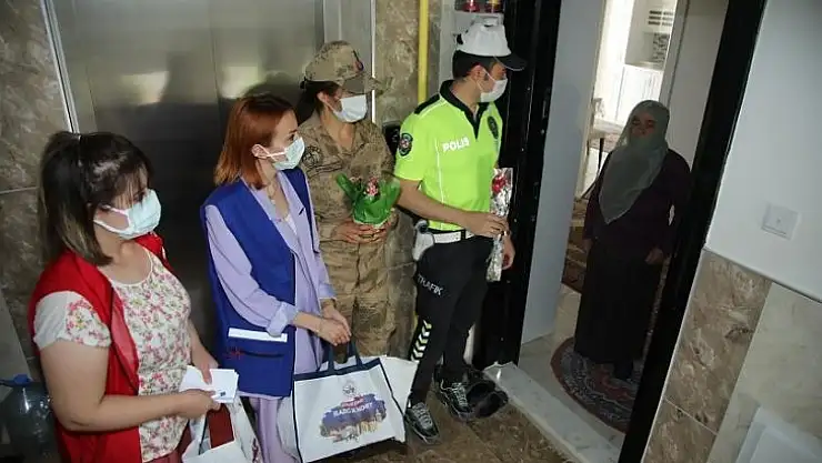 Şehit Anneleri ve Eşleri Anneler Gününde Unutulmadı