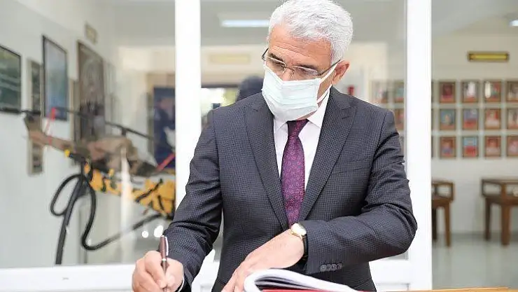 Şehit Ve Gazi Müzesini Ziyaret Etti