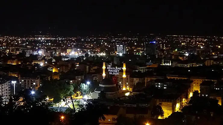 Semalar selalarla yankılandı