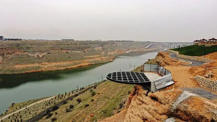 Seyir Terasını İnceledi