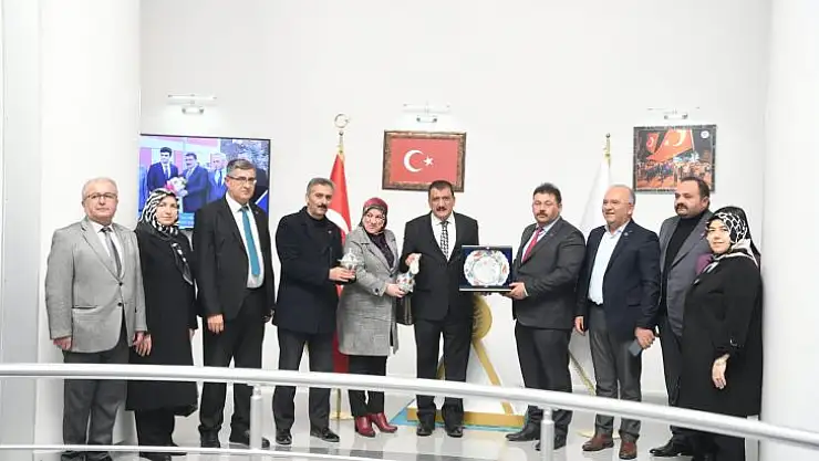 Siyasi Partiler Demokrasinin Vazgeçilmez Unsurlarıdır