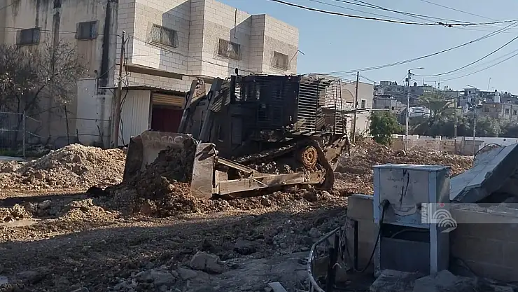 Tulkerem kuşatma altında, binlerce aile yerinden edildi