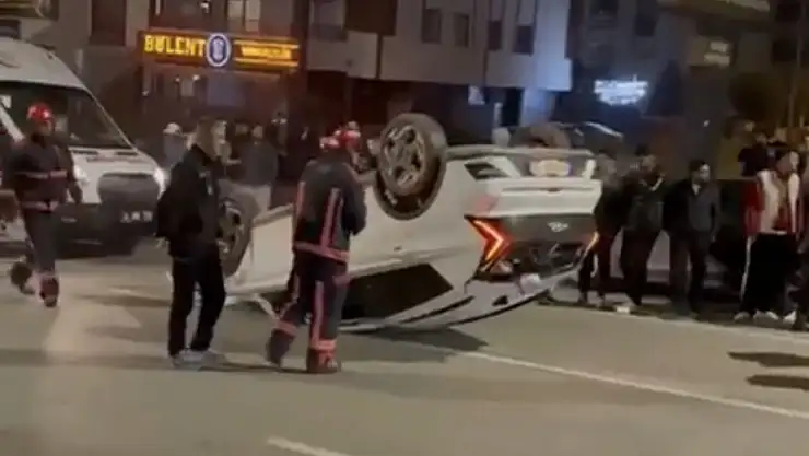 Üç Aracın Karıştığı Kazada Can Kaybı Yok