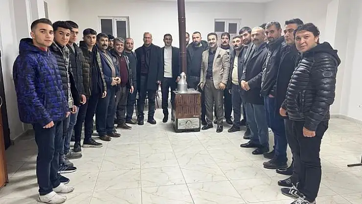 Üşüyoruz Duyan Var mı?