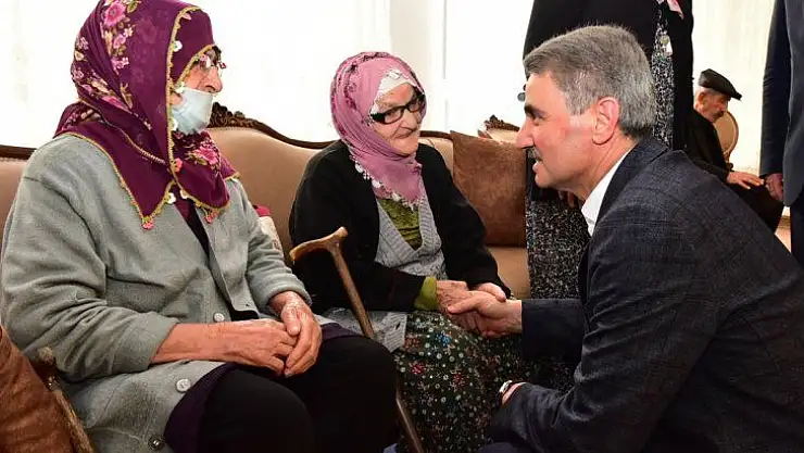 Vali Baruş Huzurevi, Çocuk Evleri ve Şehit Ailelerinin Bayramını Kutladı