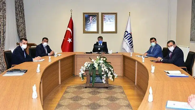 Vali Baruş 'Köy Konut Projeleri' Değerlendirme Toplantısı Düzenledi
