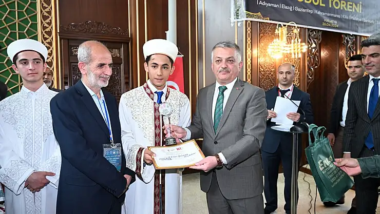 Vali Ersin Yazıcı Genç Hatipler Hutbe Okuma Yarışması Bölge Finali Ödül Törenine Katıldı