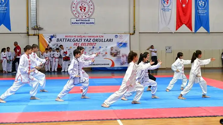 Vali Hulusi Şahin Battalgazi Yaz Spor Okulu Açılışı Törenine katıldı
