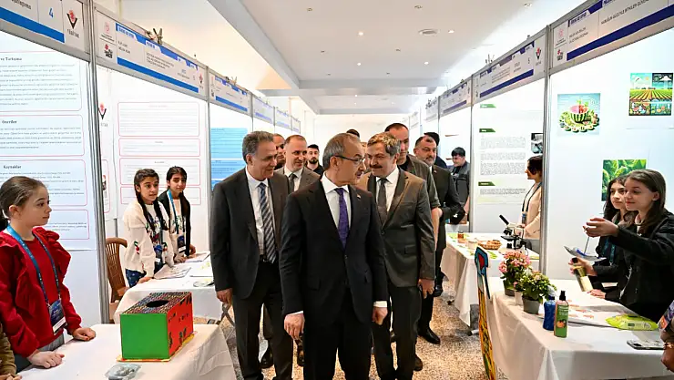 Vali Seddar Yavuz İpek Yolu Kariyer Fuarıyla İlgili Kamuoyuna Açıklamalarda Bulundu