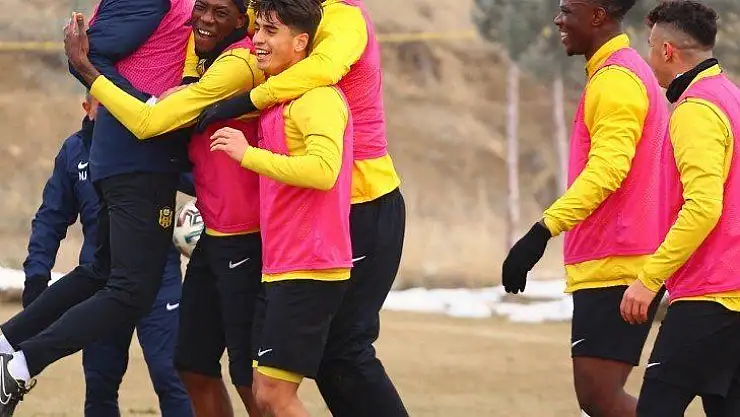 Yeni Malatyaspor Antremanından Neşeli Pozlar