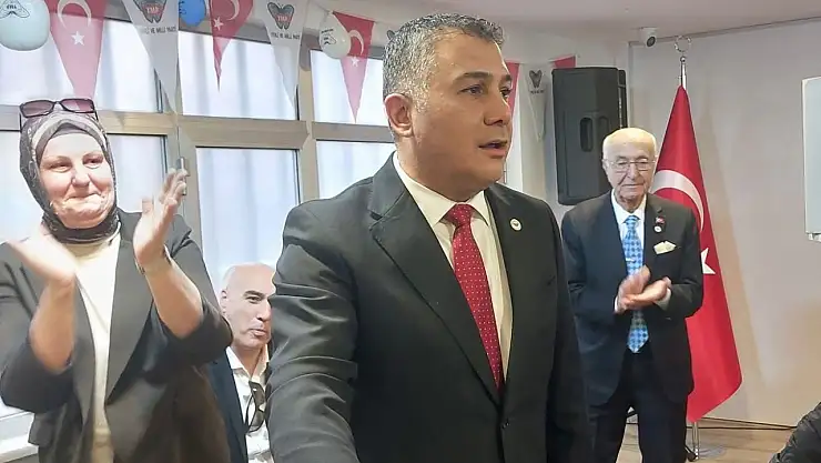 Yerli ve Milli Parti Seçime Girme Hakkını Kazandı: Teoman Mutlu'dan Tarihi Kurultay Konuşması