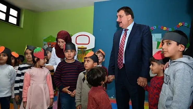 Yeşiltepe Semt Konağında gerçekleştirilen programa katılan Başkan Gürkan