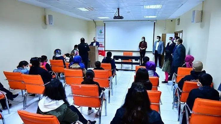 Yeşilyurt Kent Konseyi Kültür Ve Sanat Kurslarını Ziyaret Etti