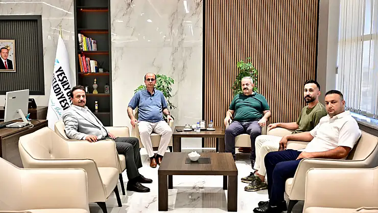 Yeşilyurt'ta Buzlar Eriyor: Başkan Geçit ve Başkan Çoban Omuz Omuza Yeni Sezona Hazır