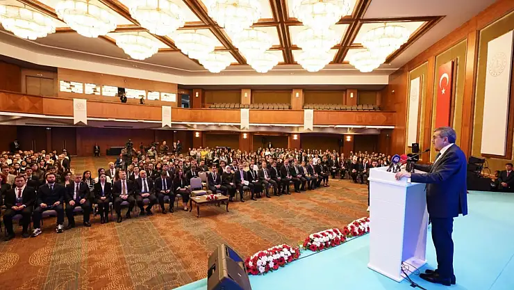 Yusuf Tekin: 2013'te YLSY burslarını FETÖ vesayetinden kurtardık