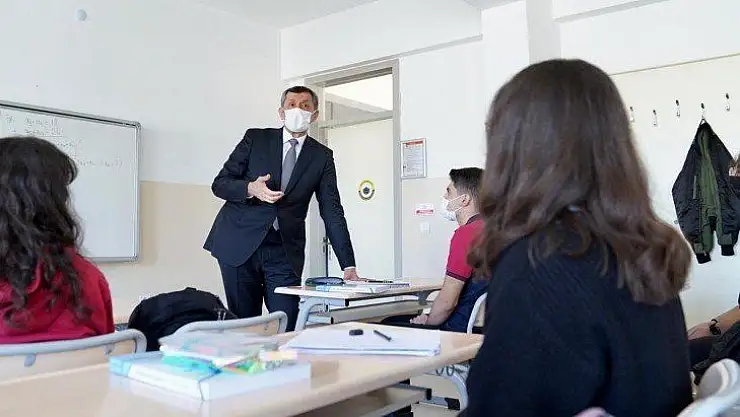 Yüz Yüze Eğitimde İkinci Aşama Başladı, Milyonlarca Öğrenci Okullarıyla Buluştu