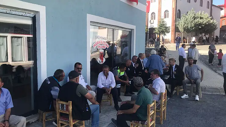 Zafer Partisi Heyeti Pütürge'de Esnaf ve Vatandaşlarla Buluştu