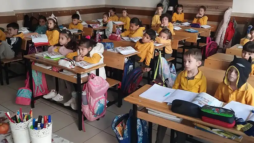 20 Milyon Öğrenci Ara Tatile Giriyor: Okullarda Son Zil Yarın Çalacak