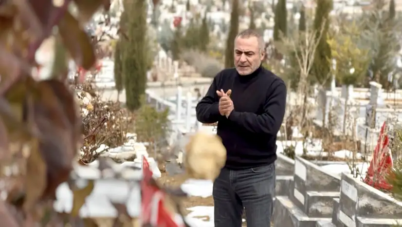 Bir babanın mezarlıkta bitmeyen acısı