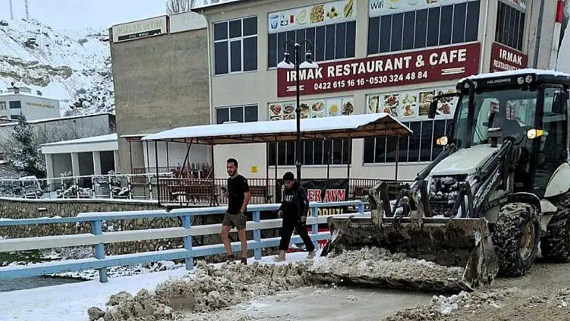 Darende'de Yoğun Kar Hayatı Olumsuz Etkiledi: Yollar Kapandı, Ağır Vasıtalara Yasak