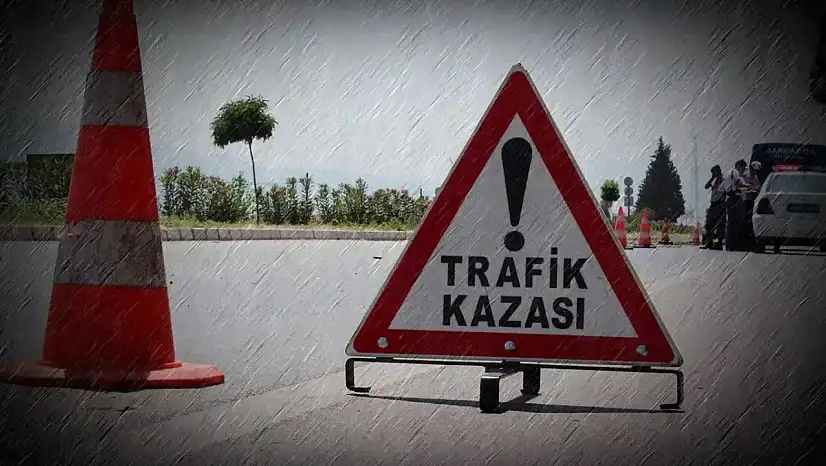 Elazığ'da iki otomobil çarpıştı: 3 yaralı