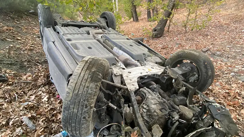 Erkenek'te İki Ayrı Kazada Araçlar Şarampole Yuvarlandı