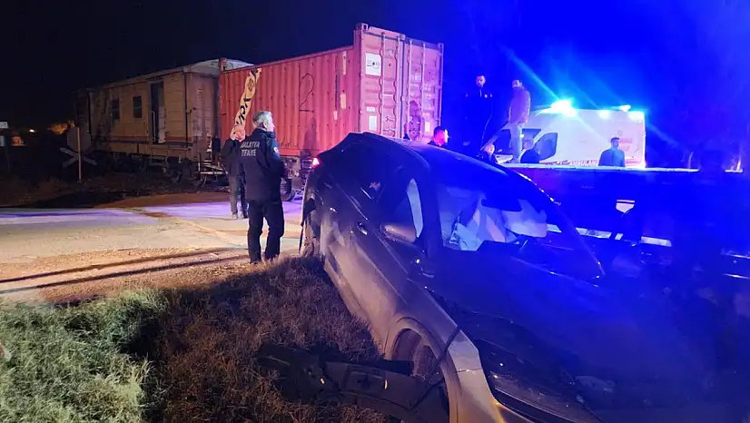 Hemzemin Geçitte Ölümle Burun Buruna: 2'si Çocuk 5 Yaralı