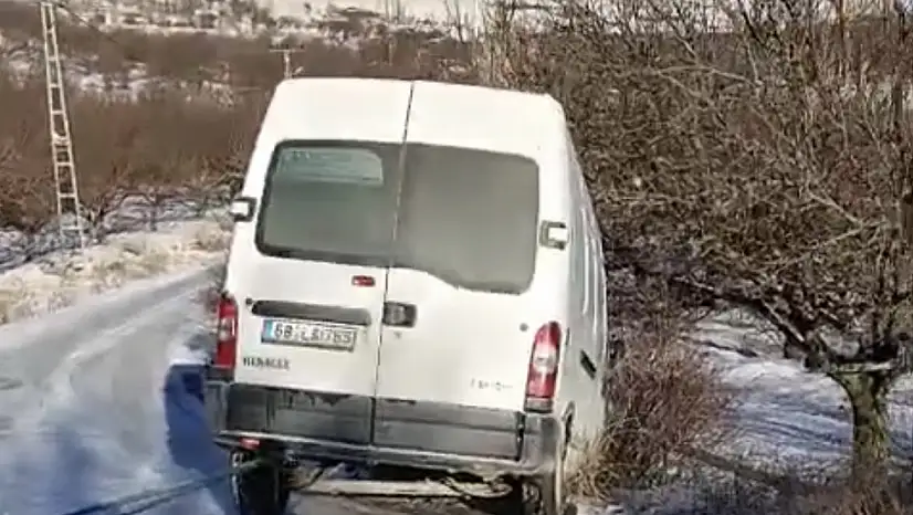 Her Kış Aynı Tehlike: Kurşunlu'da Minibüs Facianın Eşiğinden Döndü