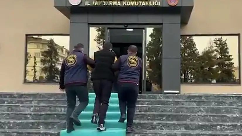 Jandarma 225 Aranan Şahsı Yakaladı