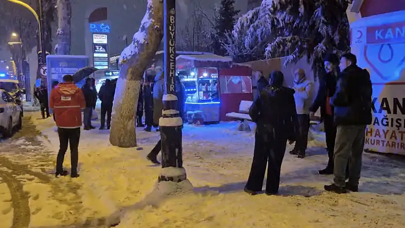 Malatya'da Bıçaklı Kavga: 1'i Ağır 2 Yaralı, Kadın Şüpheli Yakalandı