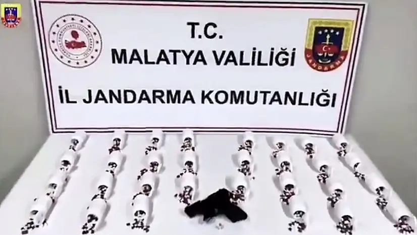 Malatya'da Jandarmadan Narkotik Operasyonu: 1404 Sentetik Hap Ele Geçirildi