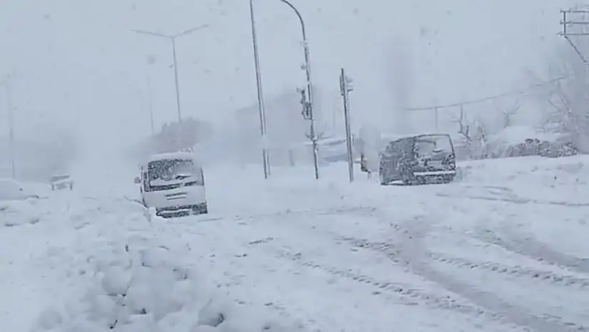 Malatya'da Kar İlçeleri Etkisi Altına Aldı, Ulaşımda Aksamalar Bekleniyor
