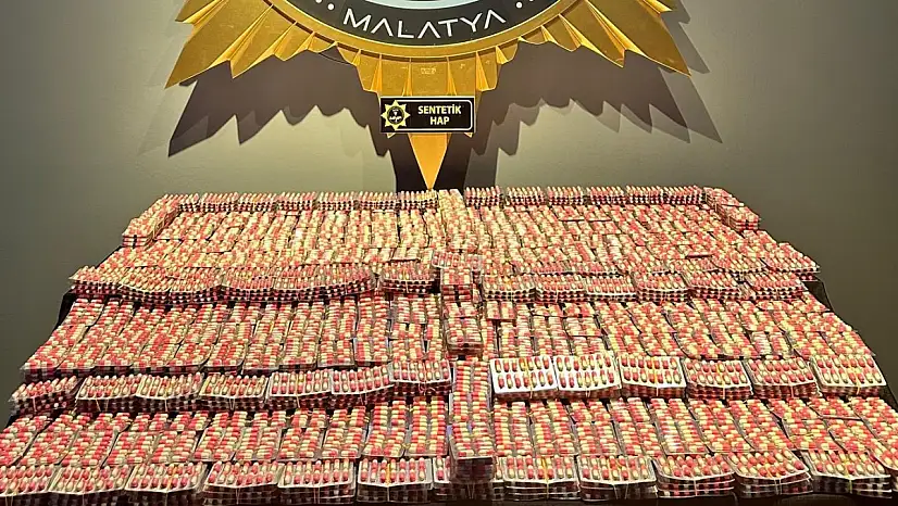 Malatya'da Sokak Satıcılarına Operasyon: 22 Bin 240 Sentetik Ecza Ele Geçirildi