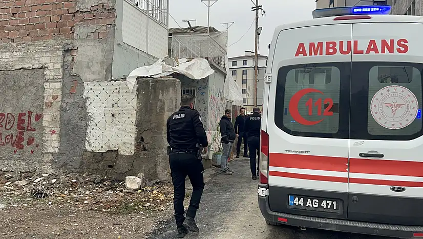 Malatya'da Suriyeli Aileye Ulaşılamadı: Ekipler Kapıyı Kırarak Eve Girdi