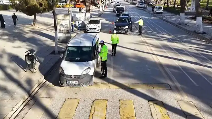 Malatya'da Yaya Geçidi Denetimleri: Kurala Uymayan Sürücülere Ceza