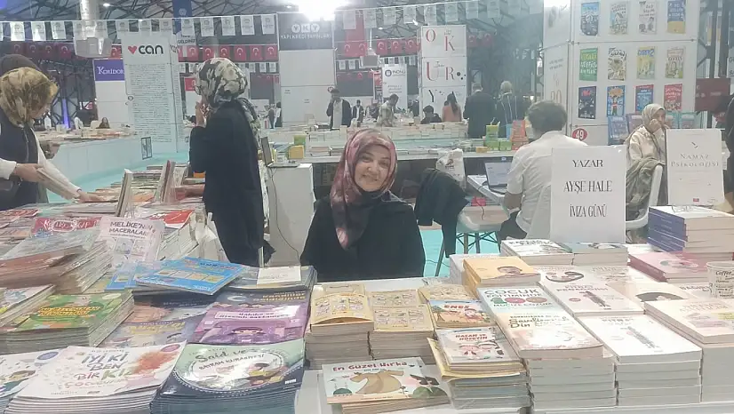 Malatya Kitap Fuarı'nda Ayşe Hale'den gençlere anlamlı mesajlar