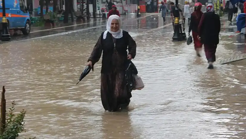 Meteoroloji'den Kritik Uyarı: Yağışlar Kuvvetleniyor, Risk Artıyor